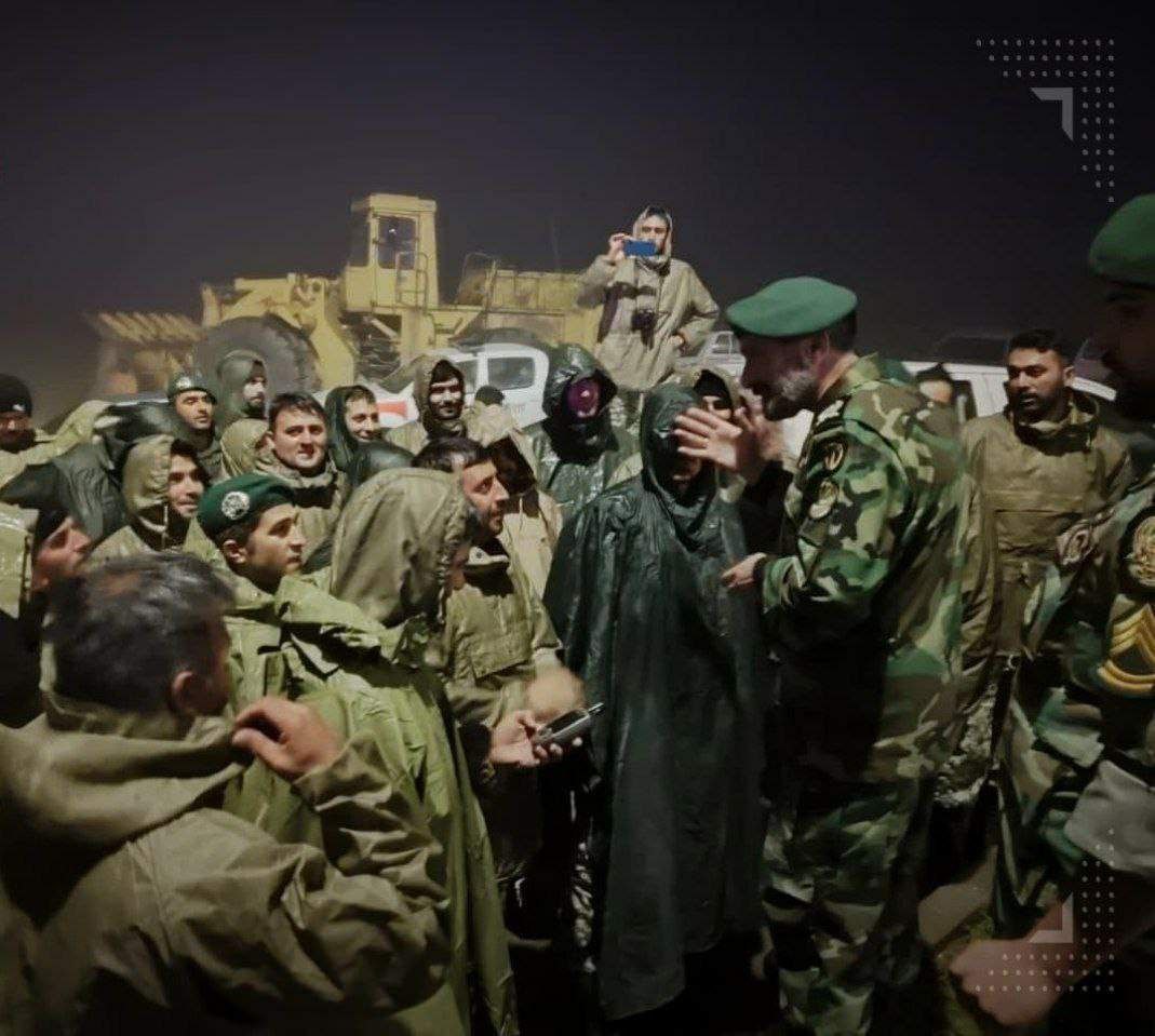 تصویری وایرال شده کلاه‌سبزها ارتشی در عملیات جستجو و نجات رئیسی