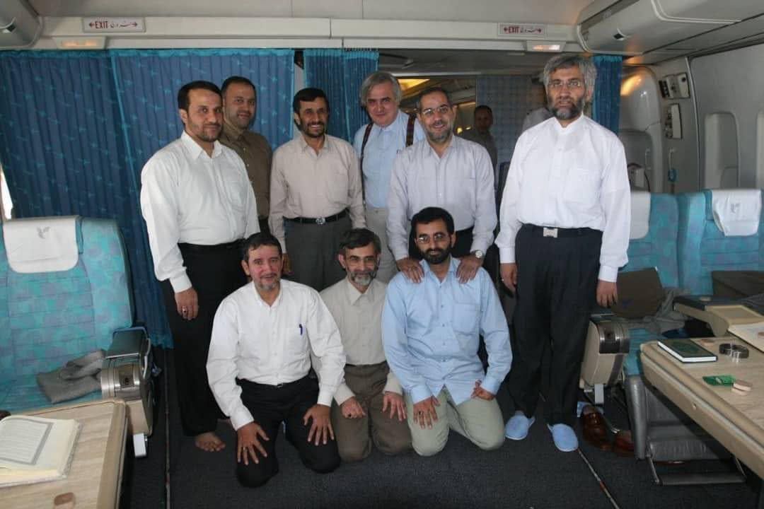 بازنشر تصویری قدیمی از احمدی‌نژاد و جلیلی در هواپیمای ریاست‌جمهوری