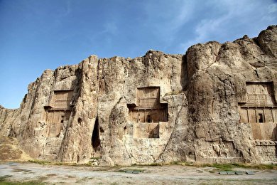 هشدار جدی به گردشگران و تمام ایران؛ یک گام تا تخریب کامل یادگار هخامنشی
