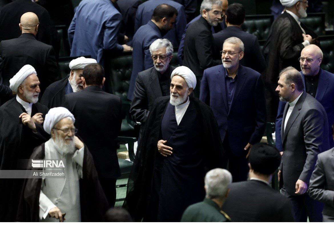 تصویری خاص از جنب‌وجوش رجال در صحن مجلس شورای اسلامی