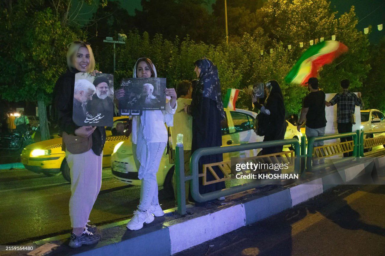 عکس پُربازدید از پوشش و حجاب دیدنی دختران تهرانی حامیِ جلیلی!