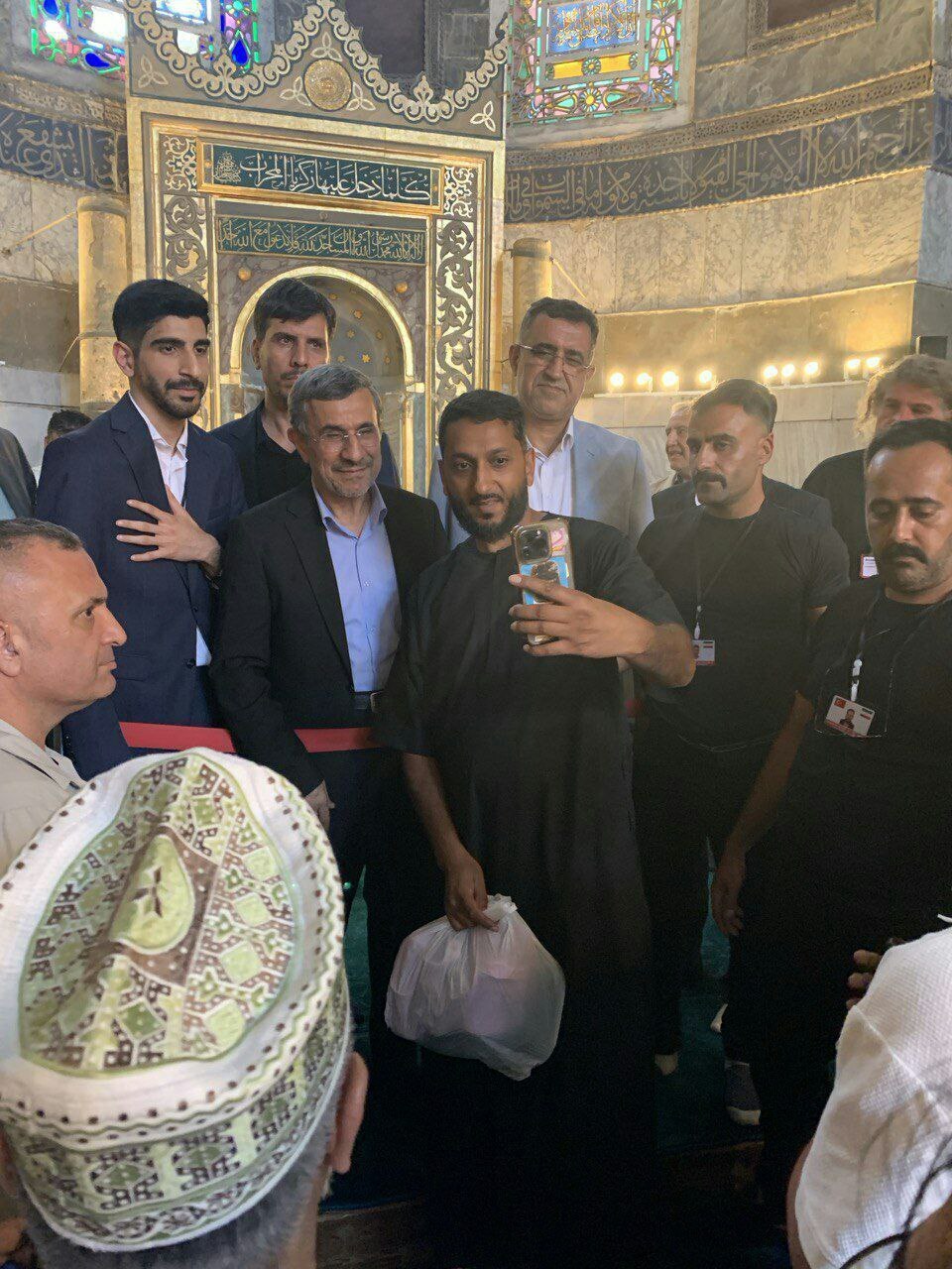 انتشار تصاویری از احمدی‌نژاد پس از ترک ایران در روز انتخابات